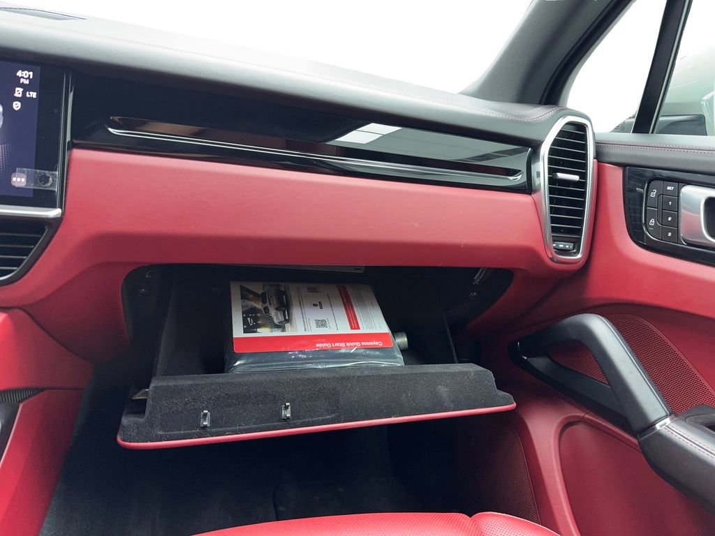 Used 2022 Porsche Cayenne image 34