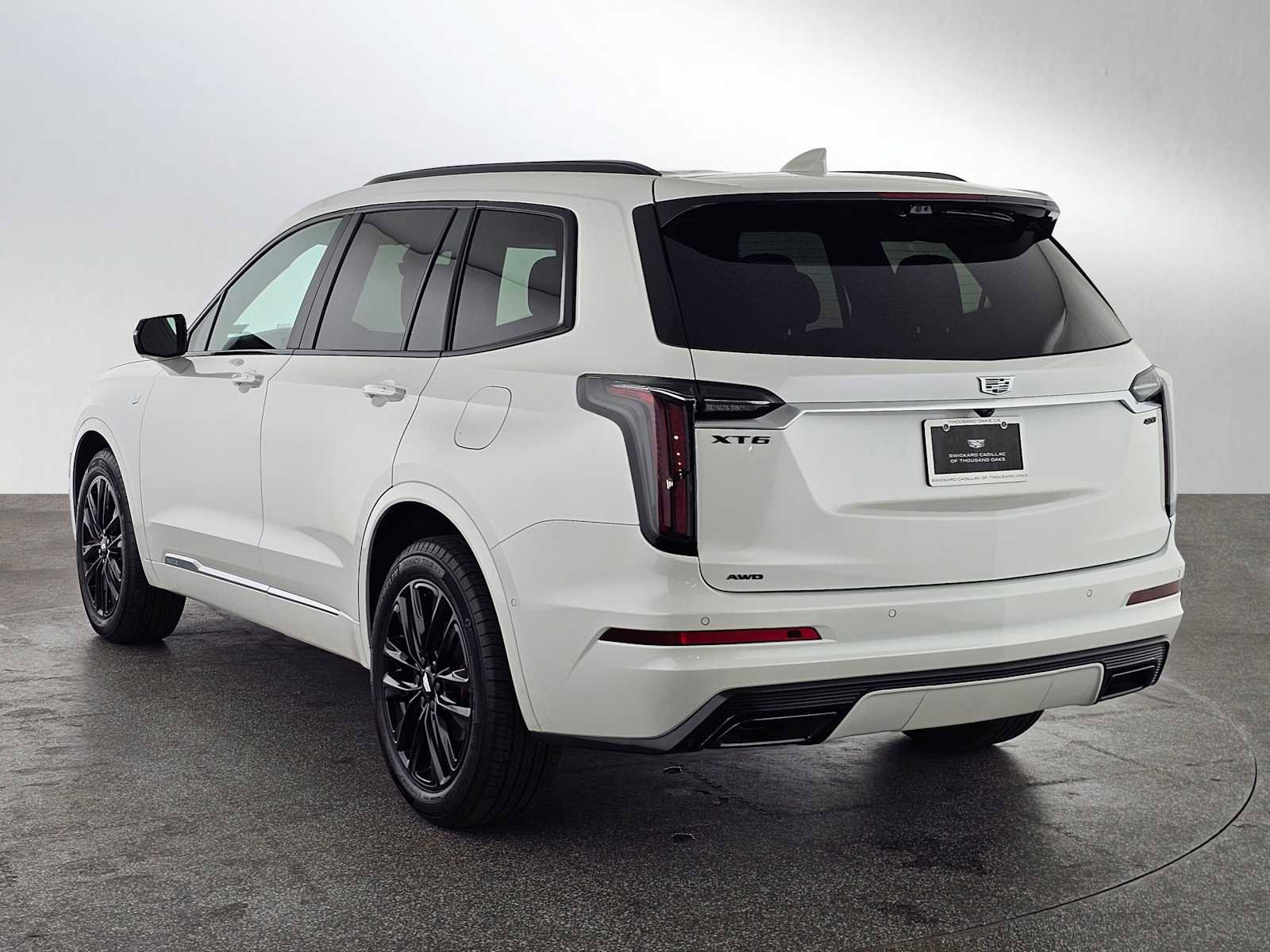 Used 2025 Cadillac XT6 Sport w/ LPO, Onyx Lite Package AWD/4WD image 5