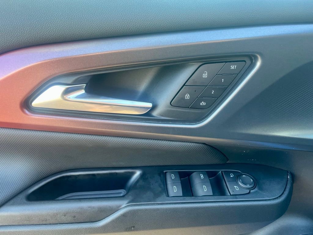 New 2025 Chevrolet Equinox EV RS w/ Active Safety Package 3 AWD/4WD image 10