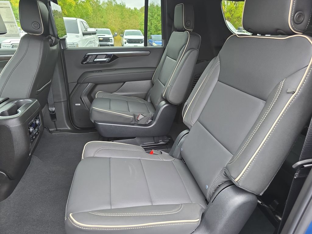 New 2026 Chevrolet Suburban Premier image 14