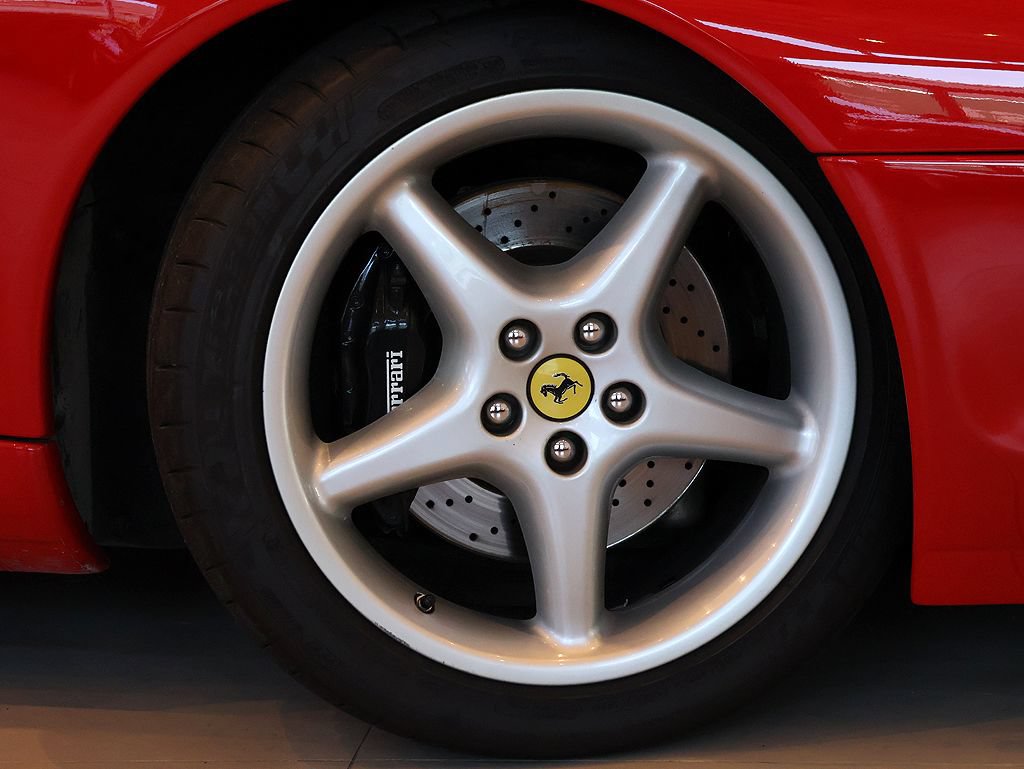 Used 1998 Ferrari 550 Maranello image 8
