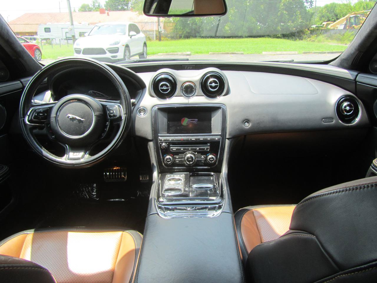 Used 2014 Jaguar XJ R Long Wheel Base RWD image 13