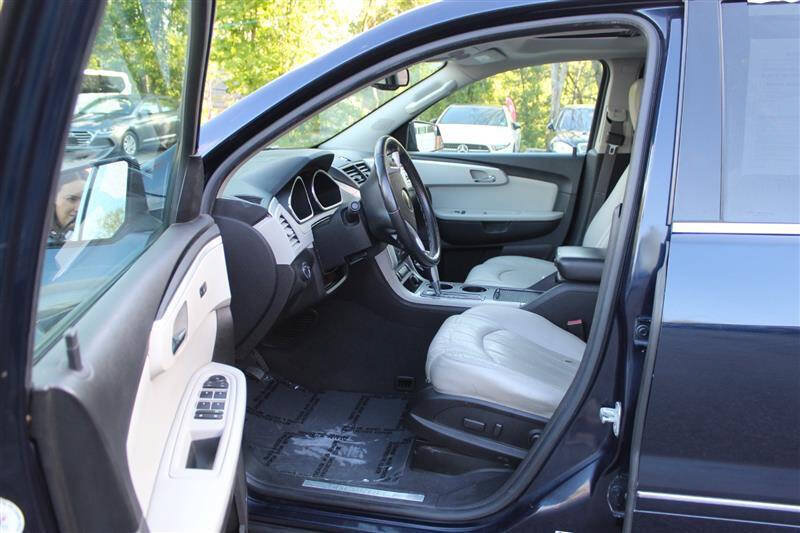 Used 2011 Chevrolet Traverse LTZ w/ LPO, 'HIT The Road' Package AWD/4WD image 10