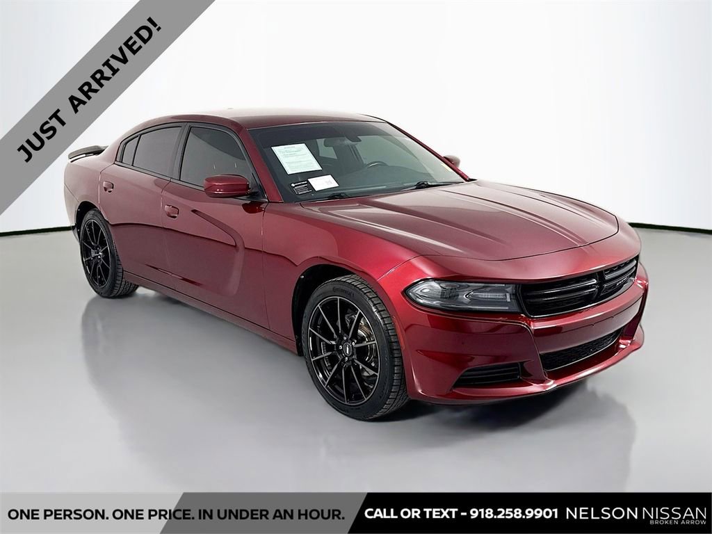 Used 2019 Dodge Charger SXT w/ Leather Interior Group image 3