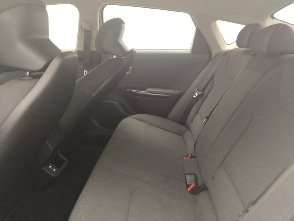 Used 2025 Kia K4 FWD image 18
