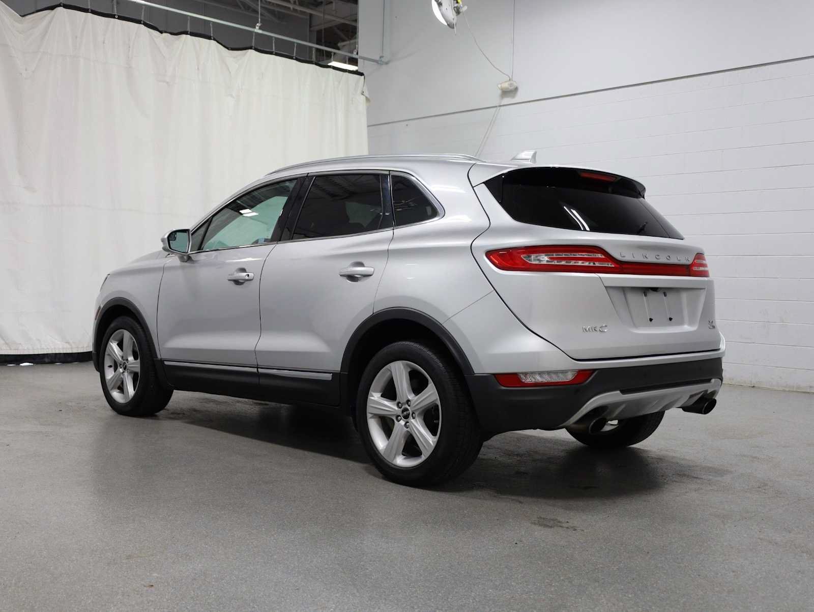 Used 2016 Lincoln MKC Premiere FWD image 3