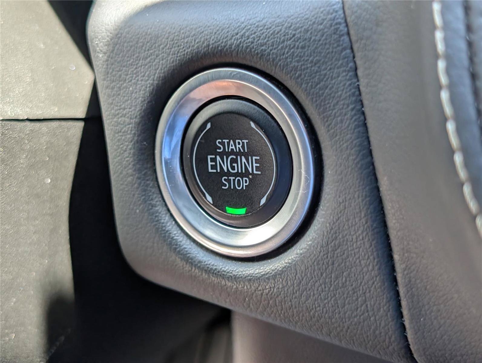 Used 2024 GMC Yukon SLT AWD/4WD image 28