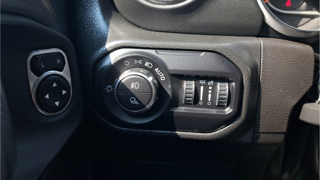 Used 2022 Jeep Gladiator Overland AWD/4WD image 24