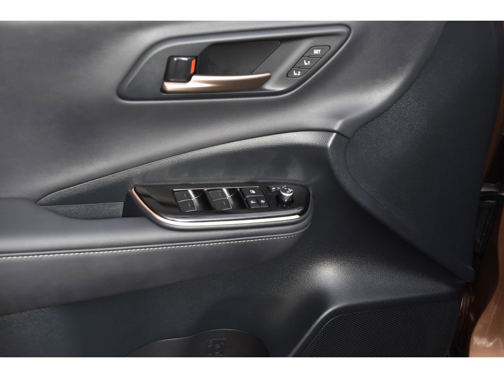 Used 2024 Toyota Crown Platinum image 24