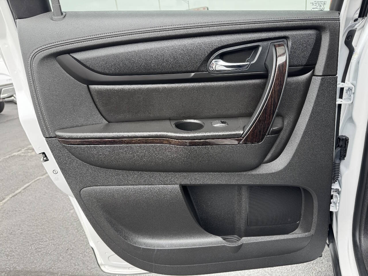 Used 2017 Chevrolet Traverse Premier FWD image 17