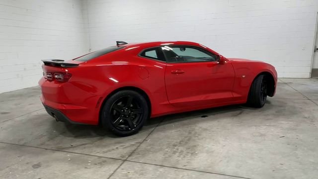 Used 2022 Chevrolet Camaro LT RWD image 3