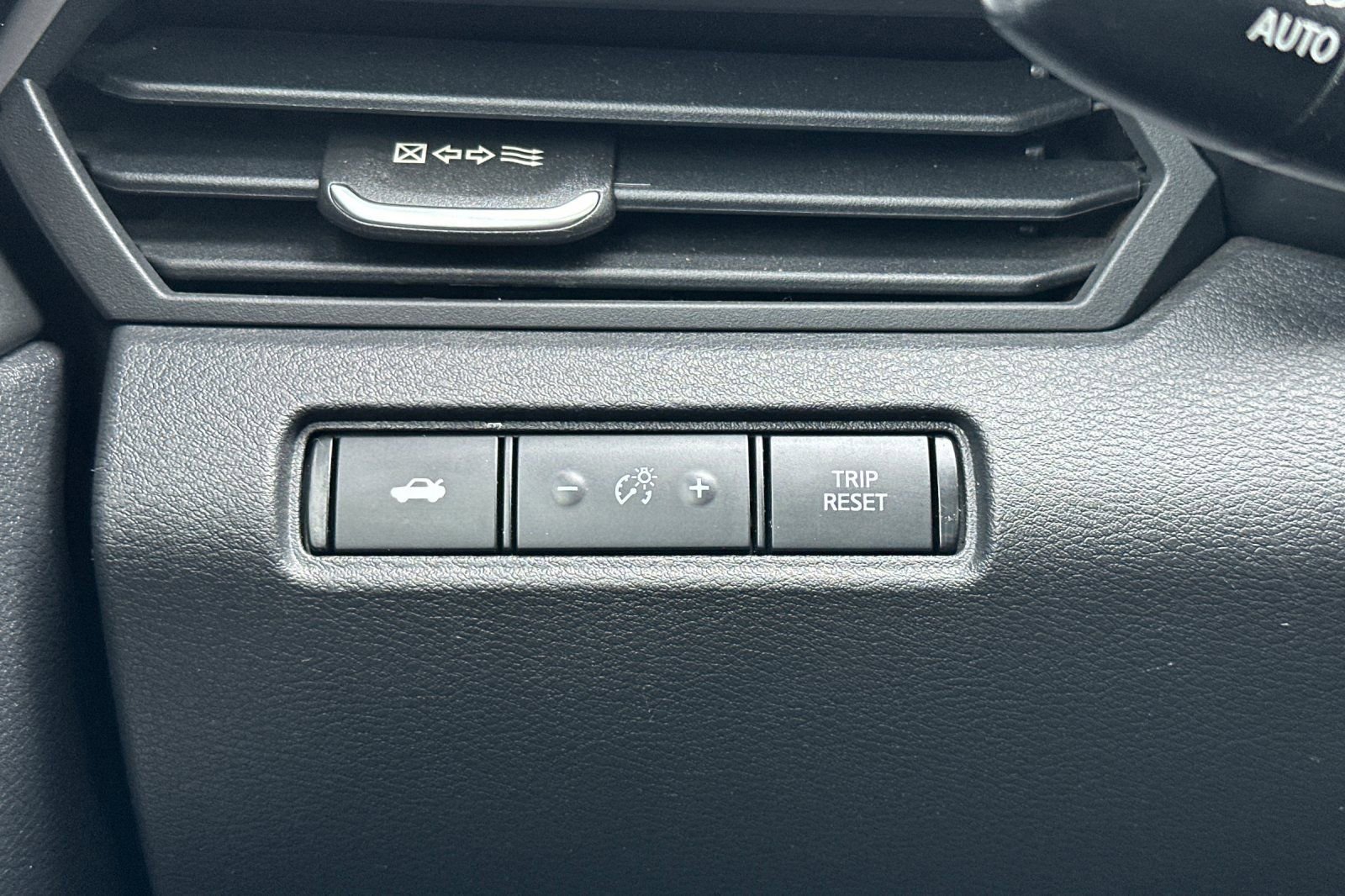 Used 2020 Nissan Altima 2.5 SR w/ Premium Package image 28