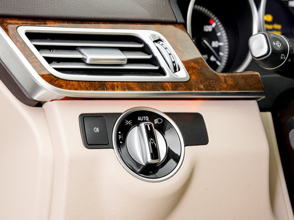 Used 2015 Mercedes-Benz E 250 BlueTEC 4MATIC Sedan image 10