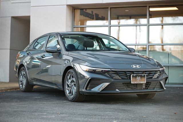 Certified 2025 Hyundai Elantra Blue
