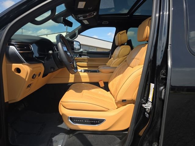 Used 2024 Jeep Grand Wagoneer L Series III w/ Rear Seat Video Group 1 AWD/4WD image 15