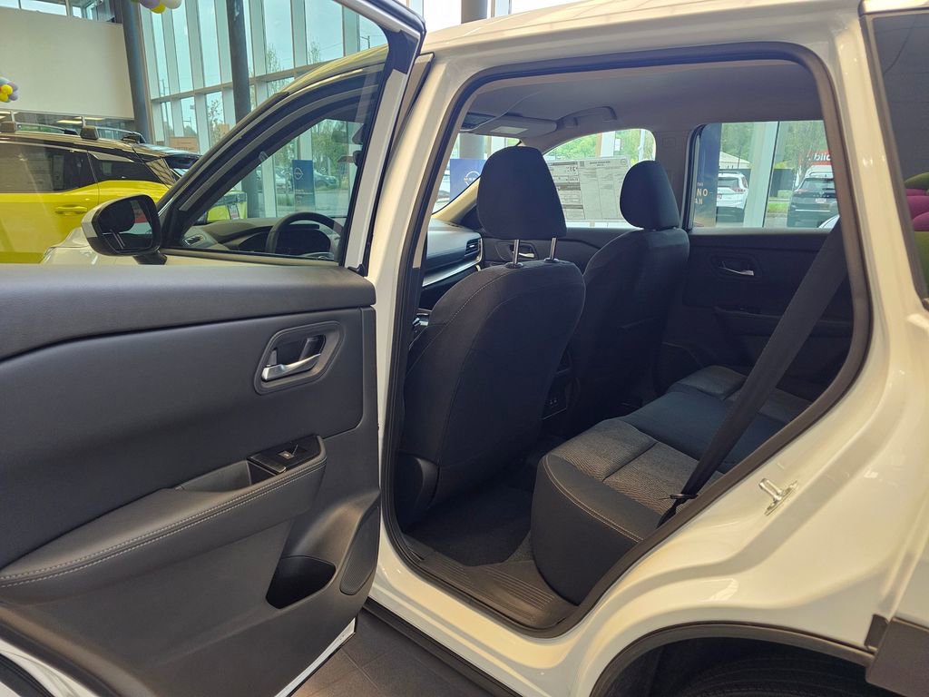 New 2026 Nissan Rogue SV AWD/4WD image 12