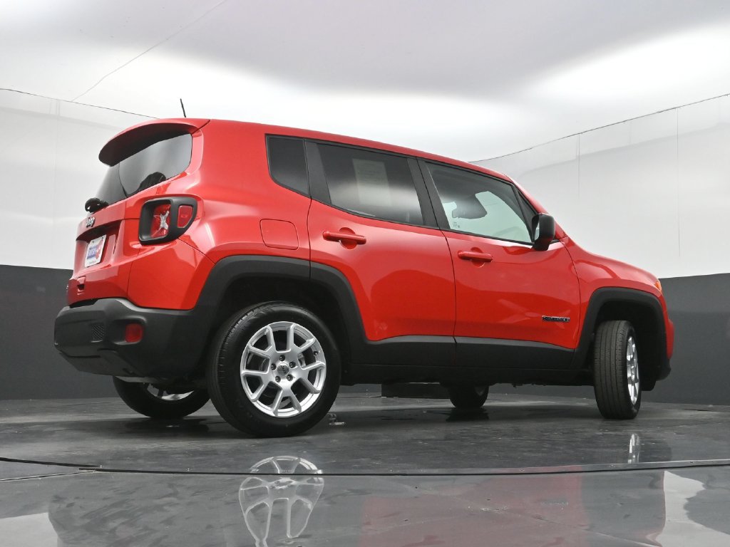 Used 2023 Jeep Renegade Latitude AWD/4WD image 27