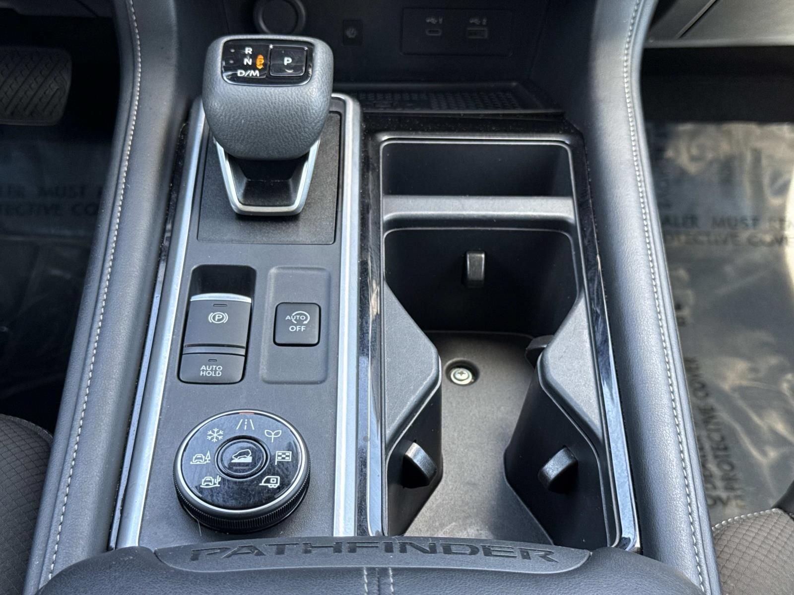 Used 2025 Nissan Pathfinder SL AWD/4WD image 13