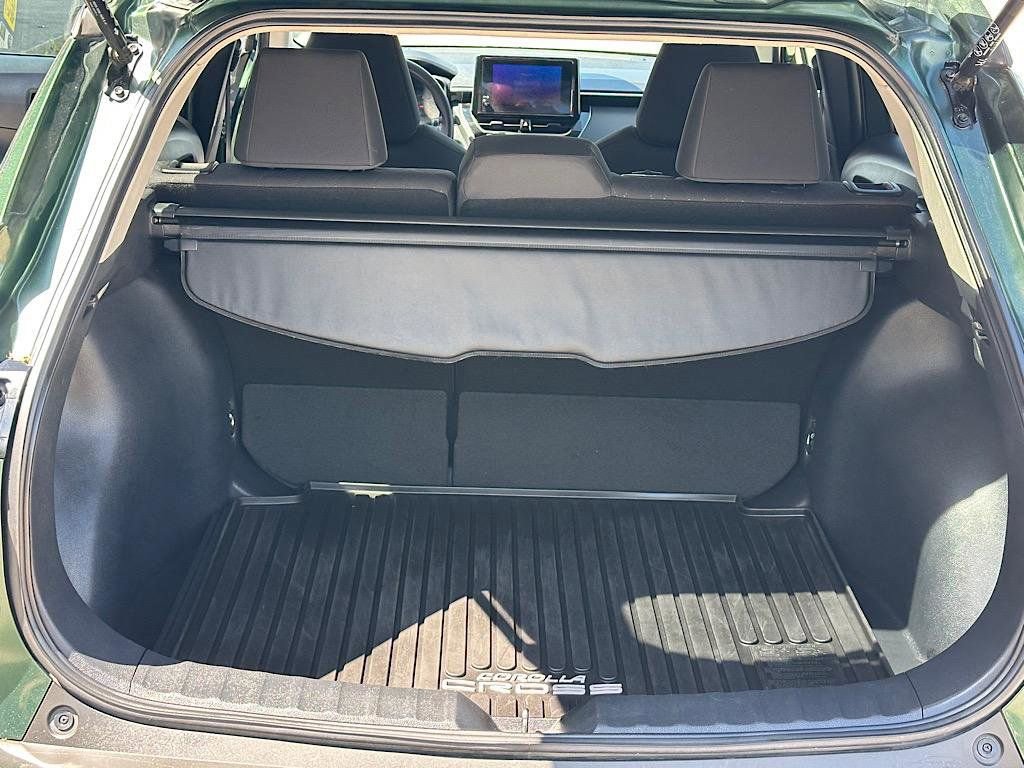 Certified 2023 Toyota Corolla Cross LE image 10