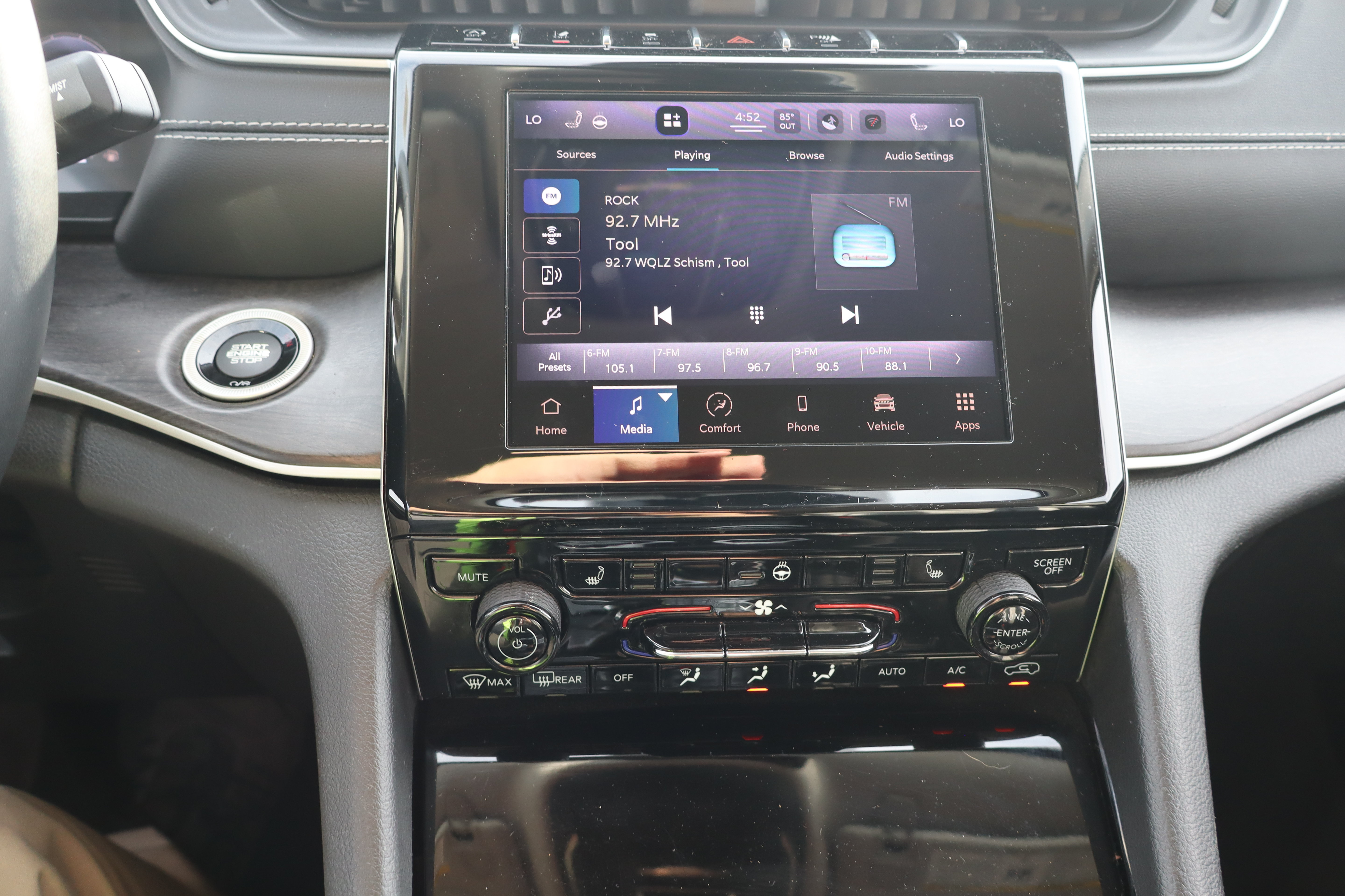 Used 2021 Jeep Grand Cherokee L Limited AWD/4WD image 20