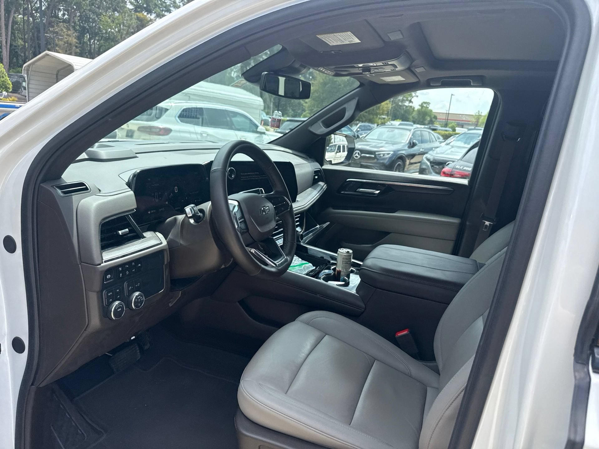 Used 2025 Chevrolet Tahoe Z71 w/ Comfort Package AWD/4WD image 10