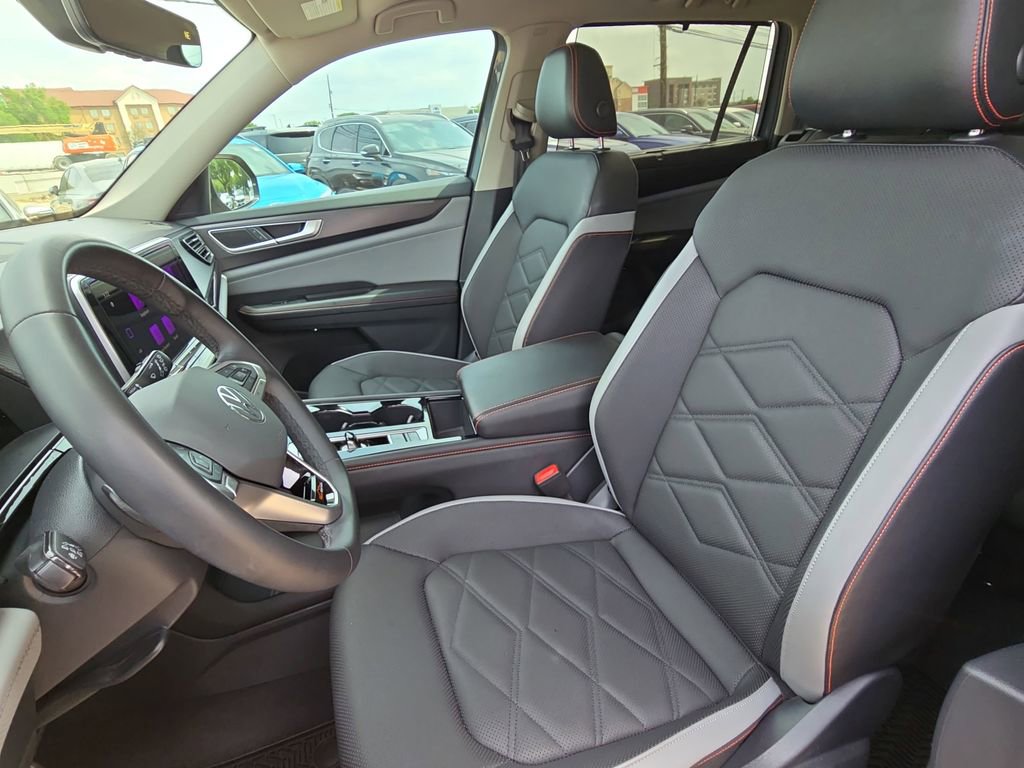 Used 2024 Volkswagen Atlas Peak Edition SE AWD/4WD image 16