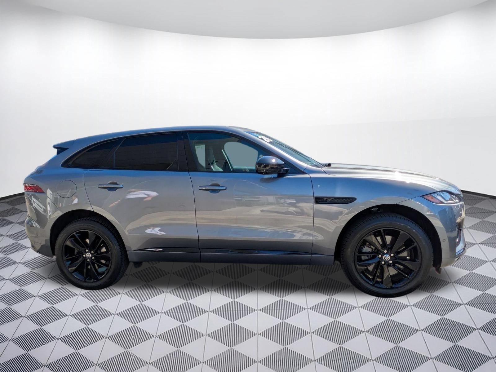 Used 2026 Jaguar F-PACE R-Dynamic S AWD/4WD image 6