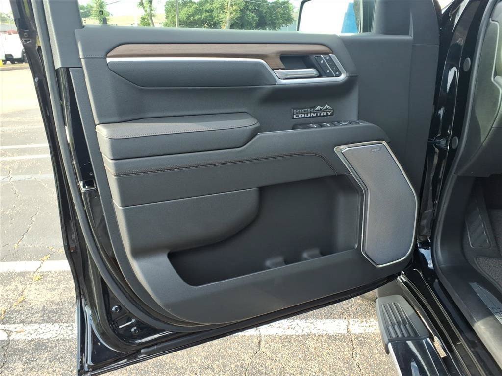 New 2026 Chevrolet Silverado 1500 High Country w/ Technology Package RWD image 14