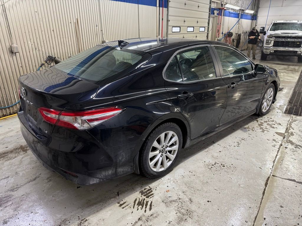 Used 2018 Toyota Camry L image 3