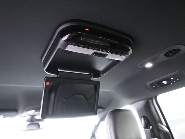 Used 2019 Chrysler Pacifica Touring-L w/ Advanced Safetytec Group image 38