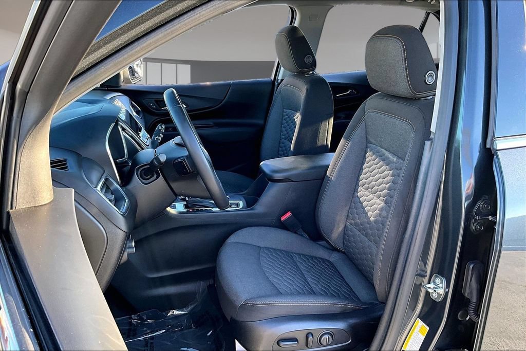 Used 2019 Chevrolet Equinox LT w/ Sun & Navigation Package AWD/4WD image 19