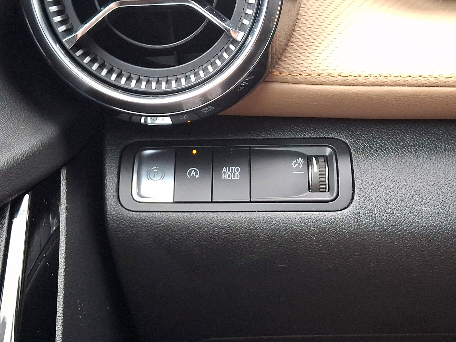 Used 2025 Chevrolet Equinox ACTIV w/ Safety and Technology Package FWD image 23