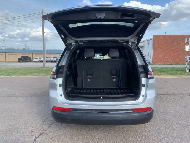 Used 2025 Jeep Grand Cherokee L Altitude image 29