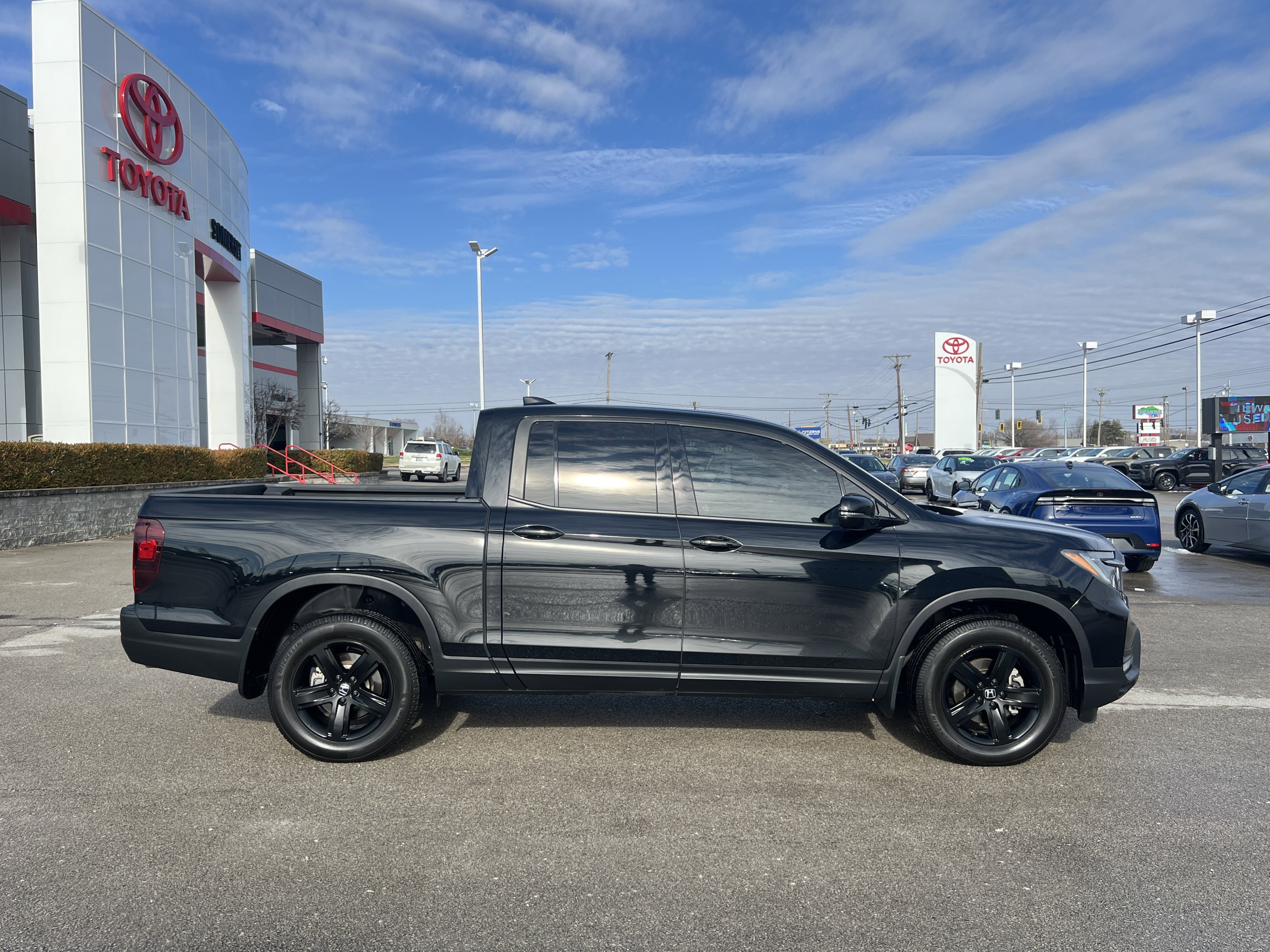 Used 2021 Honda Ridgeline Black Edition image 4