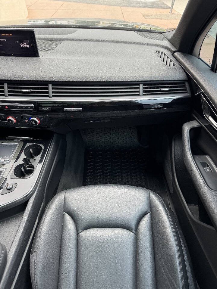 Used 2017 Audi Q7 3.0T Premium Plus AWD/4WD image 24