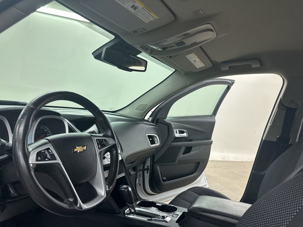 Used 2017 Chevrolet Equinox LT w/ Convenience Package image 29