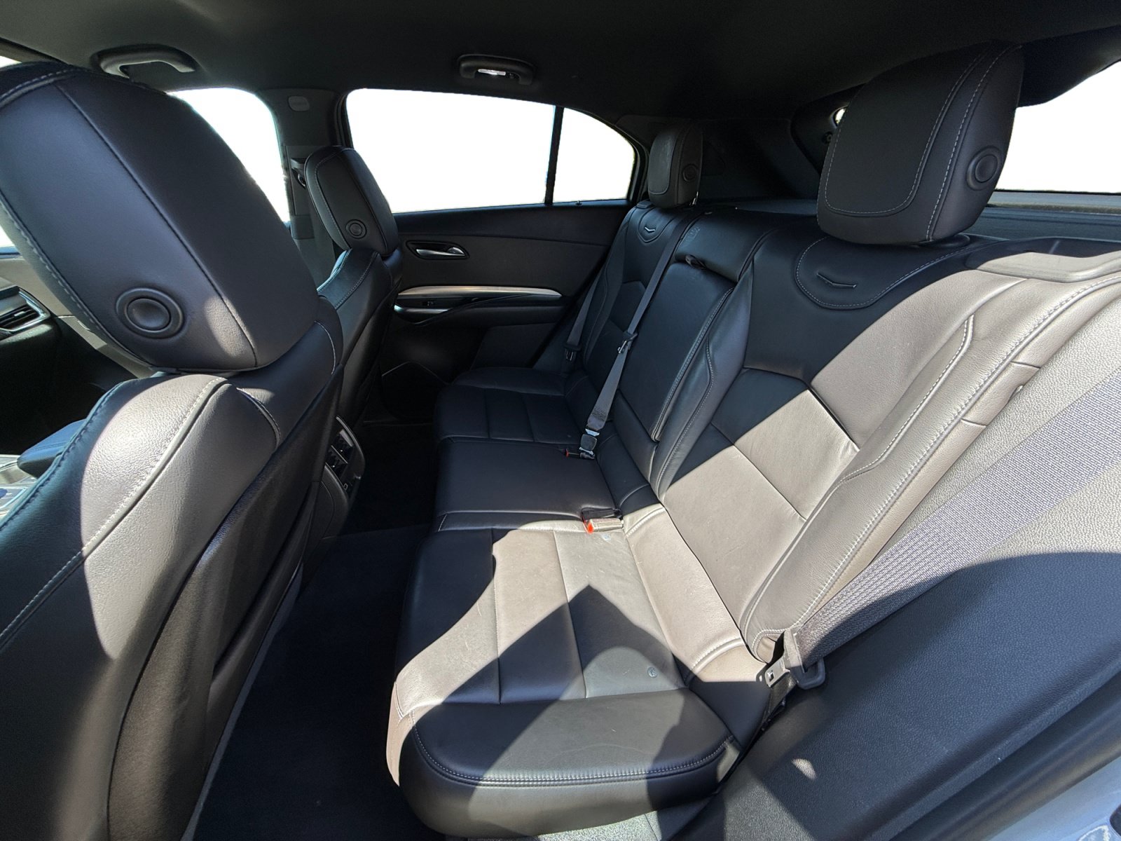 Used 2019 Cadillac XT4 Premium Luxury FWD image 16