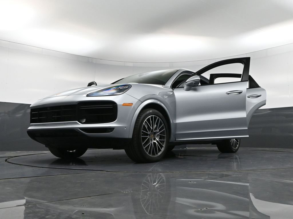 Certified 2022 Porsche Cayenne Turbo AWD/4WD image 40