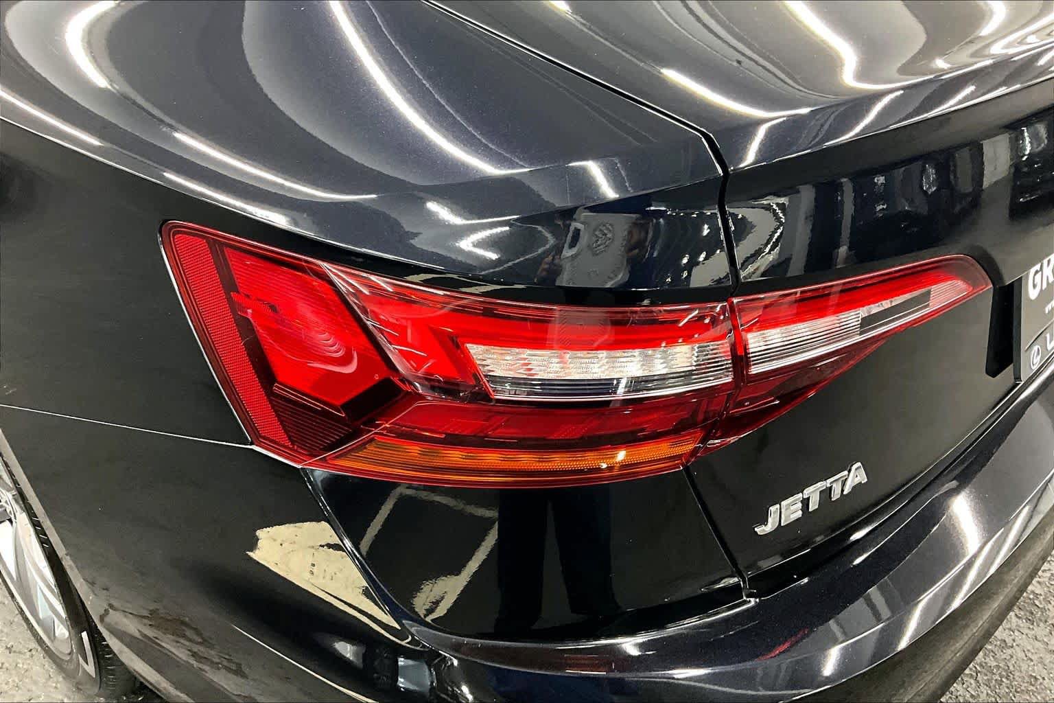 Used 2019 Volkswagen Jetta R-Line FWD image 27