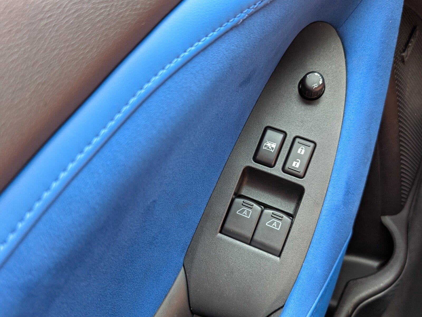 Certified 2025 Nissan Z Performance w/ Floor Mat Package image 30