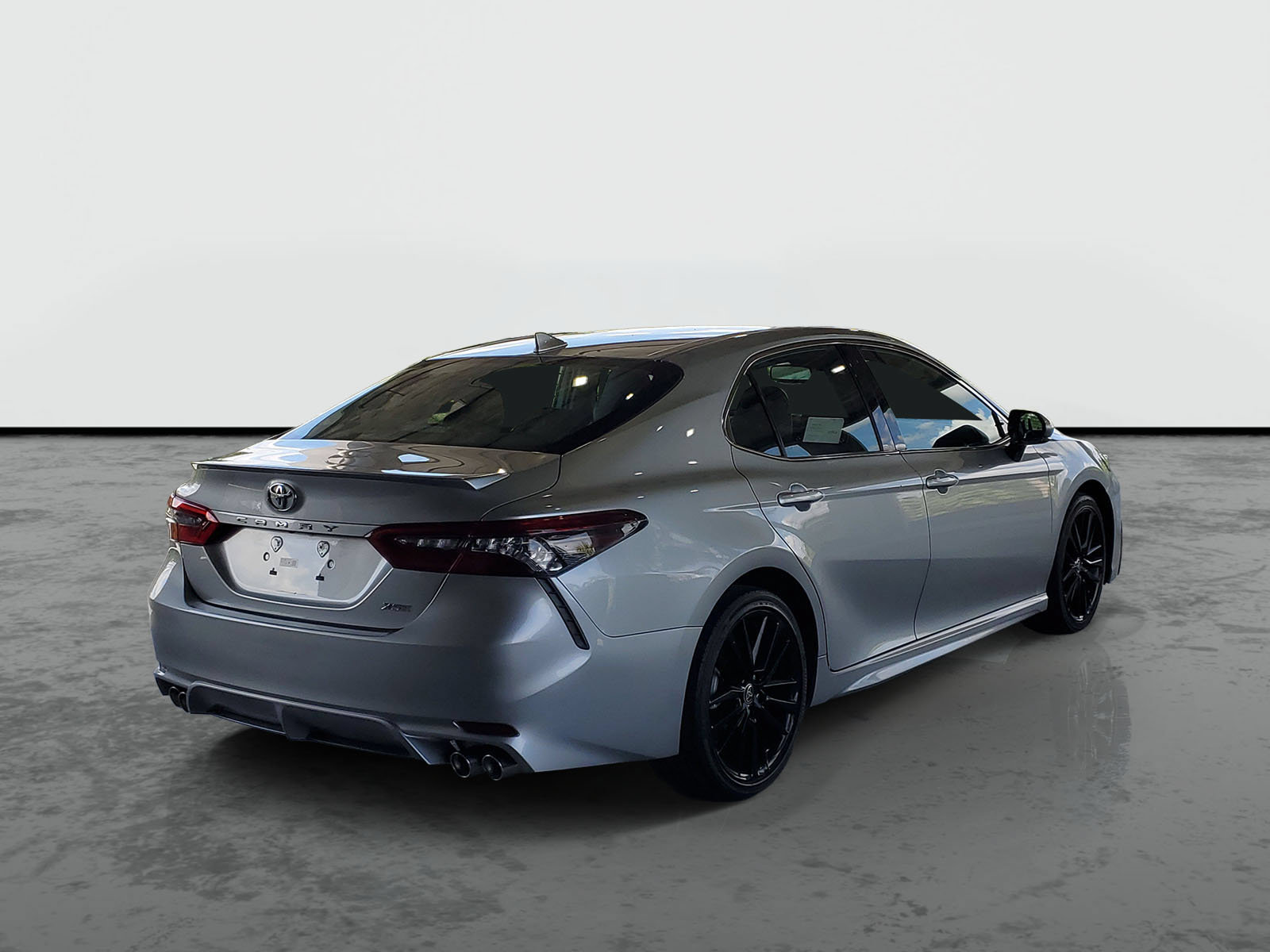 Used 2023 Toyota Camry XSE FWD image 2