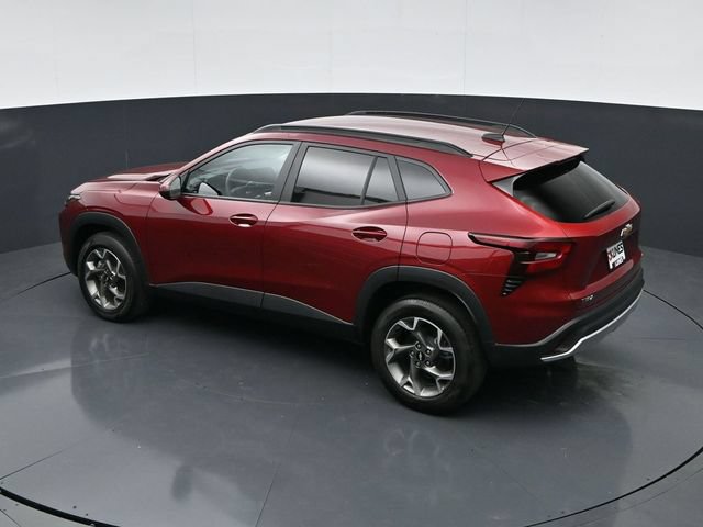 Used 2025 Chevrolet Trax LT FWD image 34
