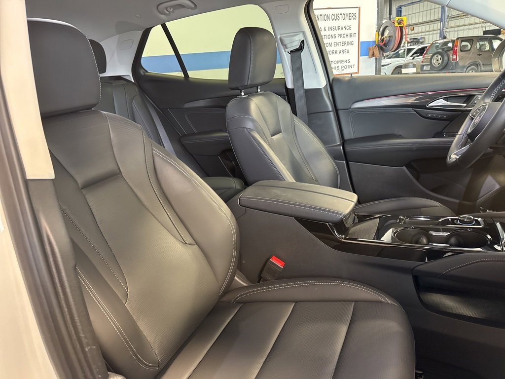 Used 2025 Buick Envision Preferred image 31