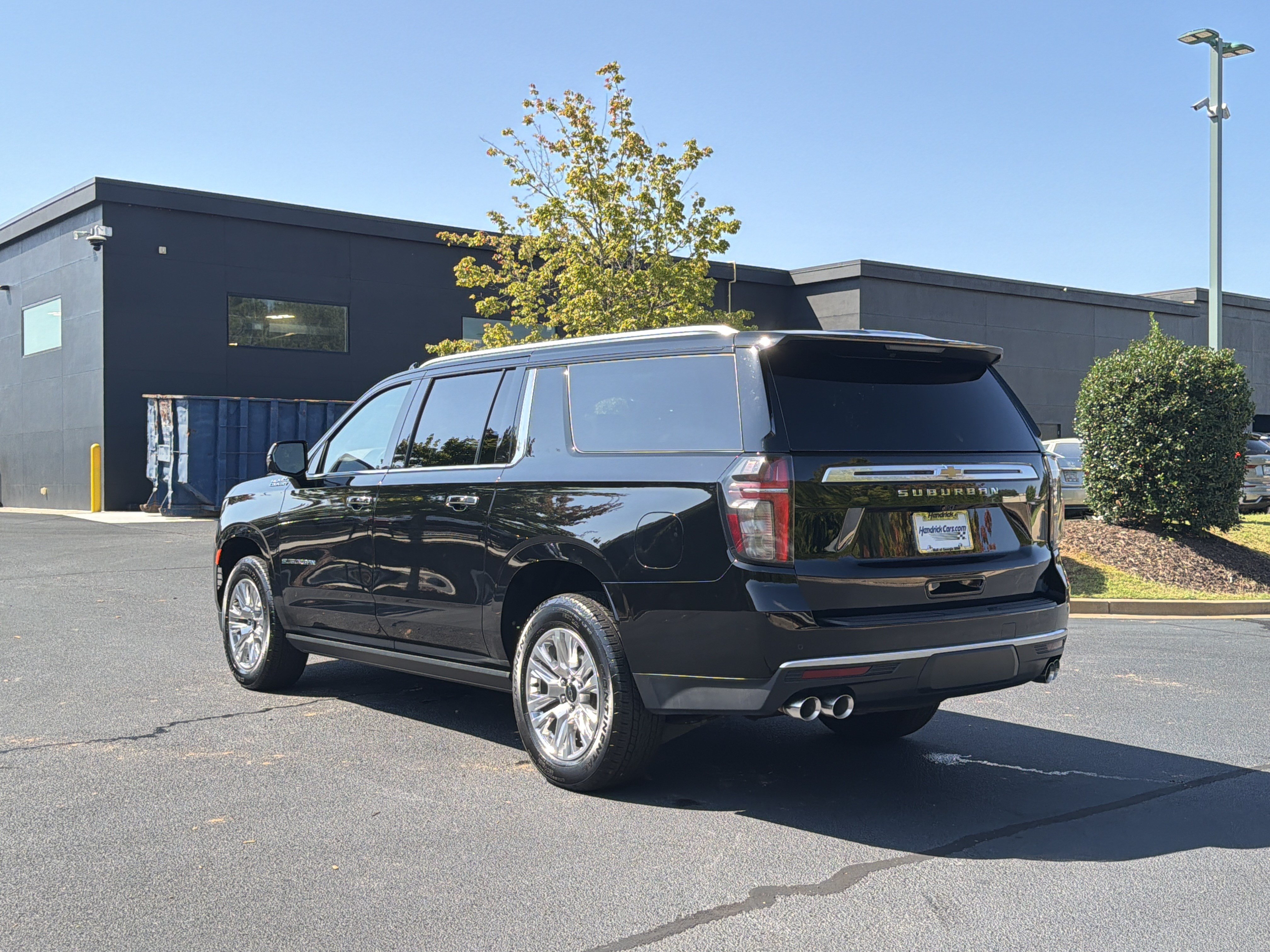 Used 2022 Chevrolet Suburban High Country AWD/4WD image 16