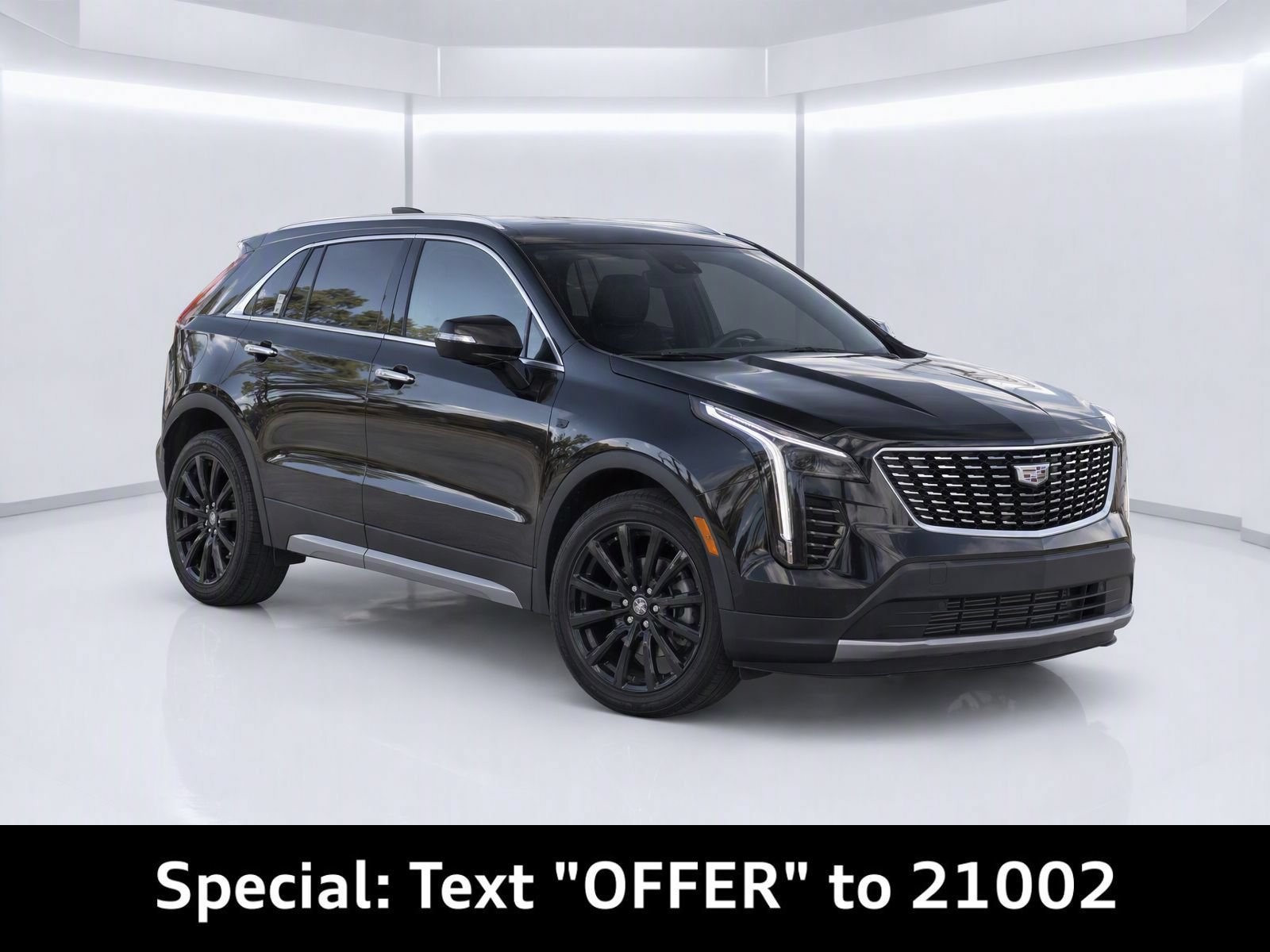 Used 2023 Cadillac XT4 Premium Luxury w/ Technology Package FWD image 2