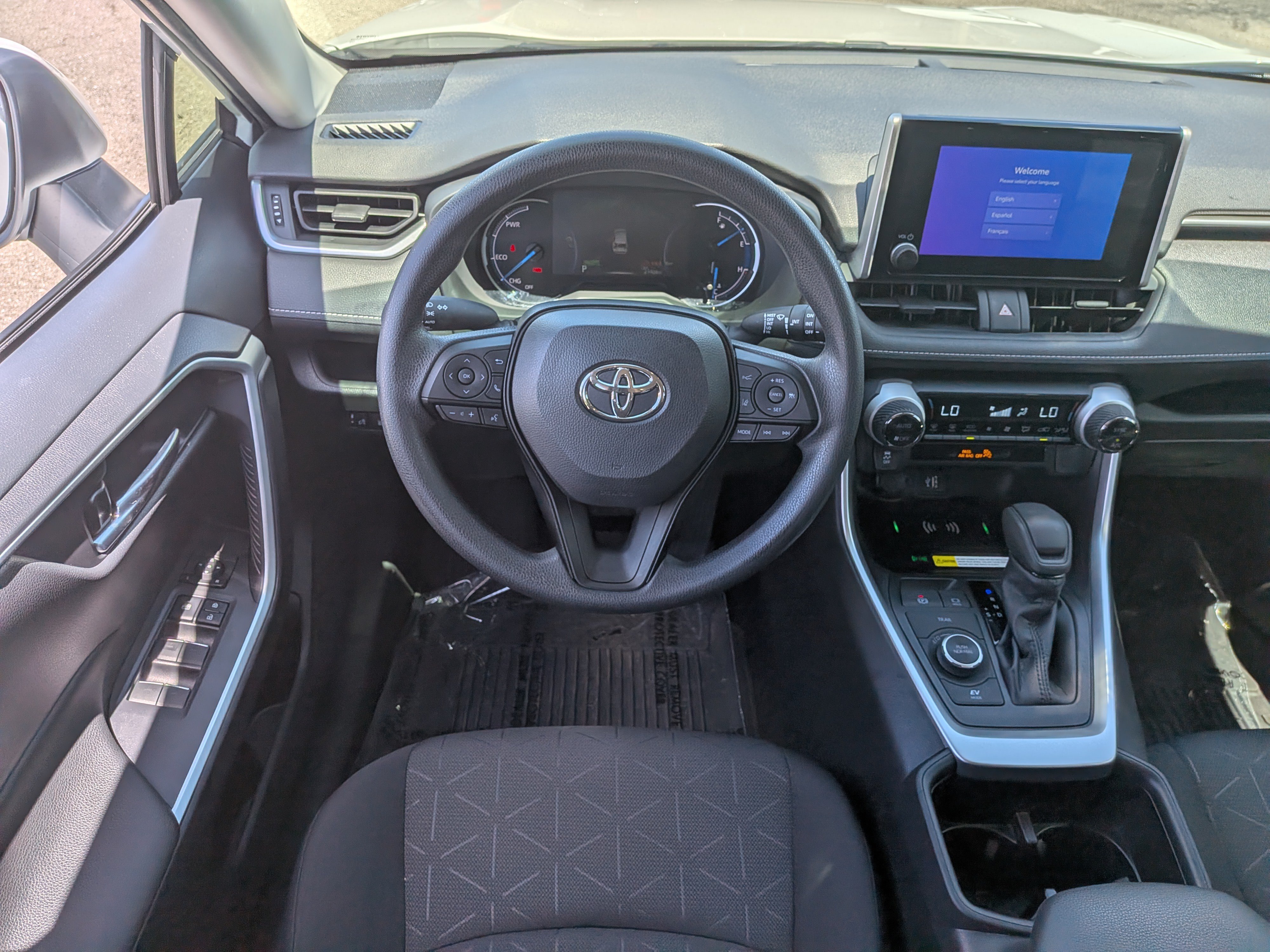 Used 2024 Toyota RAV4 XLE AWD/4WD image 17