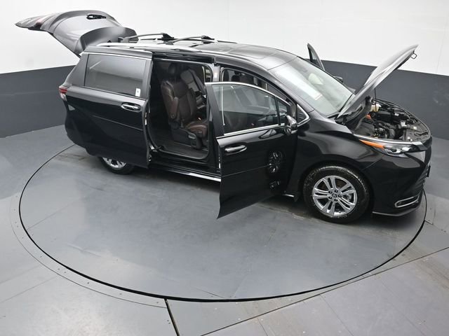 Certified 2024 Toyota Sienna Platinum image 63