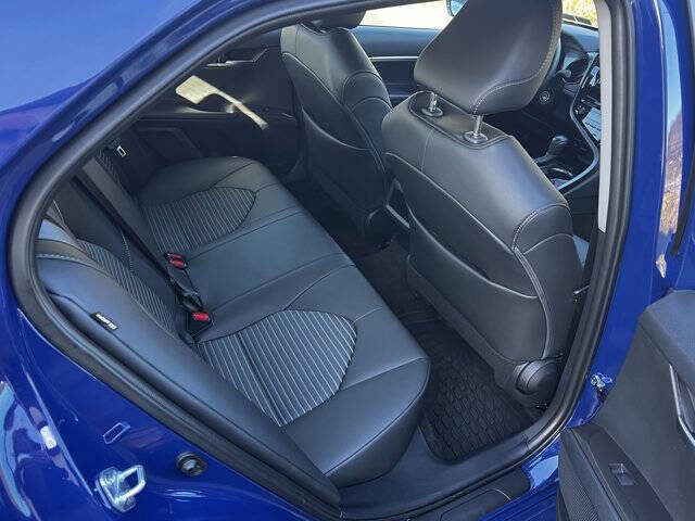 Used 2024 Toyota Camry SE image 11