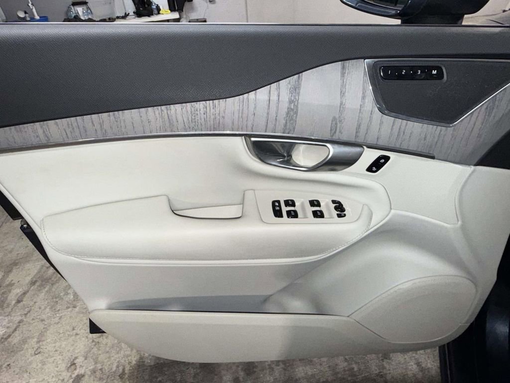 Used 2024 Volvo XC90 B6 Plus image 20