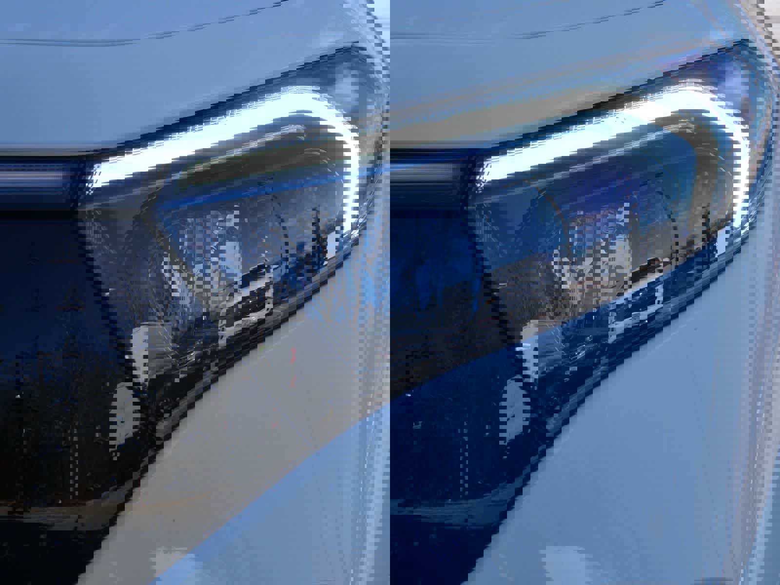 Used 2025 Mercedes-Benz EQB 300 4MATIC image 6